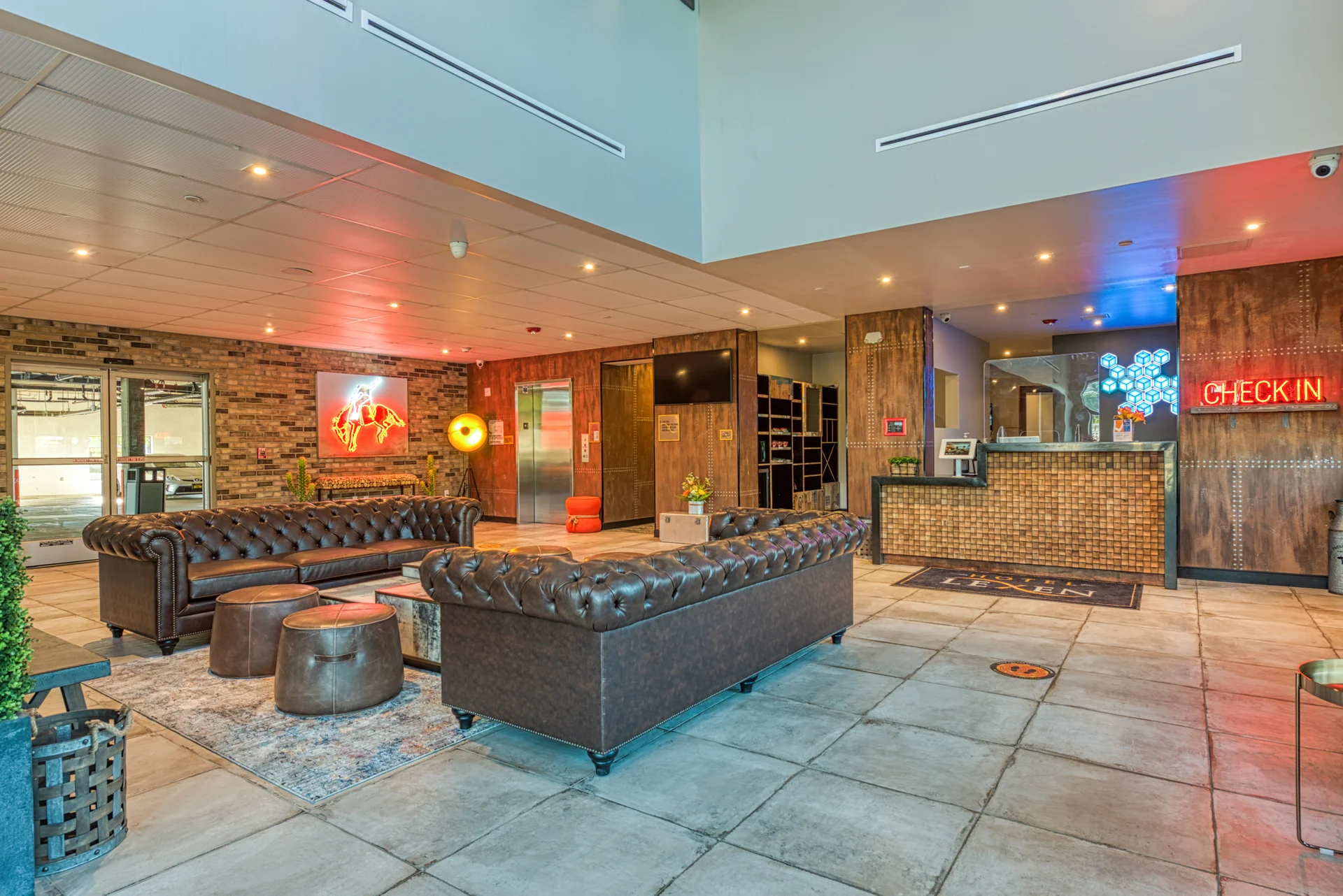 Lexen Boutique Hotel Exterior — Old Town Newhall