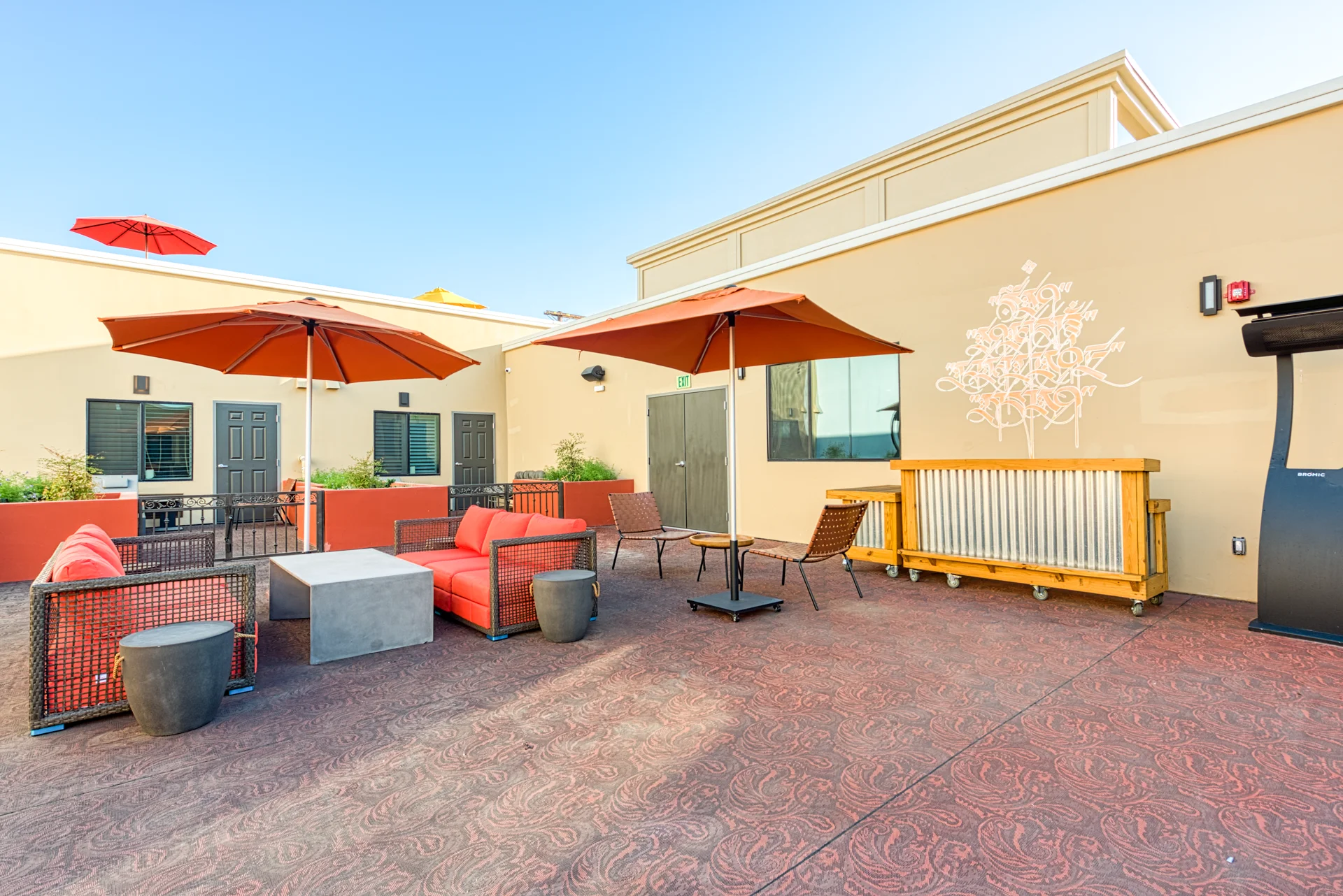 Outdoor Bar & Balcony